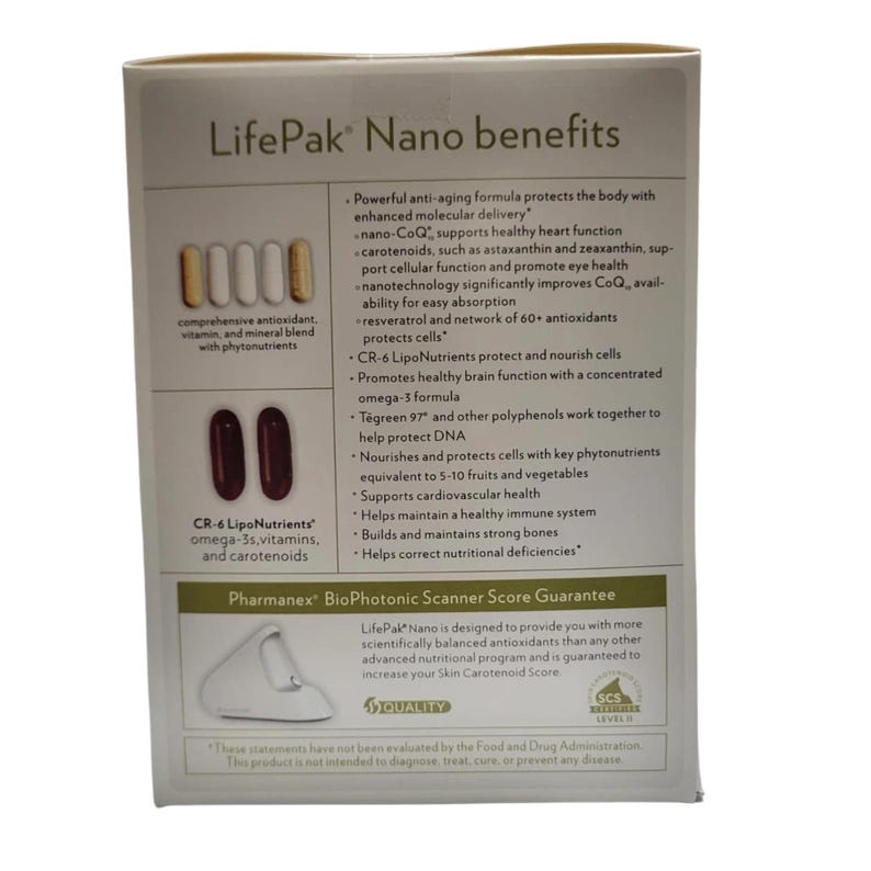 K&ouml;nnte beinhalten: Eine wei&szlig;e Schachtel mit der Aufschrift "LifePak Nano benefits" und einer Liste von Vorteilen. Die Schachtel zeigt Bilder von Kapseln und einem Ger&auml;t. Der Text beschreibt das Produkt als umfassende Antioxidantien-, Vitamin- und Mineralstoffmischung.