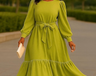 Elegante vestido largo escalonado de color chartreuse