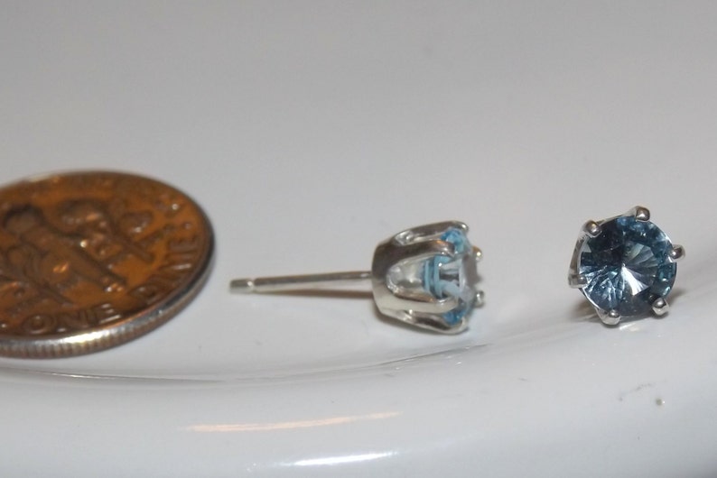 London blue topaz earrings in silver. image 4