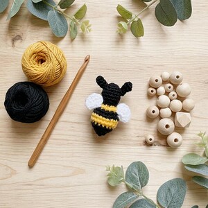 Bee Crochet Fridge Magnet Pattern PDF, Bitty Bee Crochet Pattern, Amigurumi Bee Magnet Pattern, Instant Digital Download
