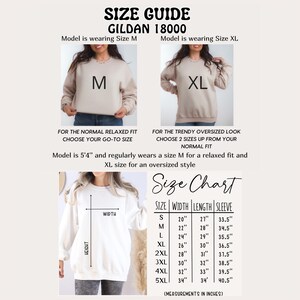 K&ouml;nnte beinhalten: Gr&ouml;&szlig;entabelle f&uuml;r Gildan 18000 Sweatshirts. Enth&auml;lt Bilder von Models, die Gr&ouml;&szlig;e M und XL tragen. Eine Gr&ouml;&szlig;entabelle zeigt die Ma&szlig;e in Zoll f&uuml;r die Gr&ouml;&szlig;en S bis 5XL, einschlie&szlig;lich Breite, L&auml;nge und &Auml;rmell&auml;nge.