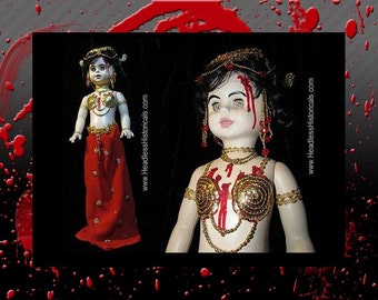 Mata Hari - Bailarina exótica convertida en espía de la Primera Guerra Mundial, ejecutada por un pelotón de fusilamiento. Horripilante muñeca efigie de Headless Historicals. Muñeca de terror.