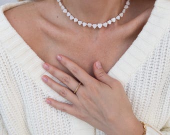 White Heart Bead Necklace – Handmade Mother of Pearl Choker – Elegant Minimalist Jewelry for Women