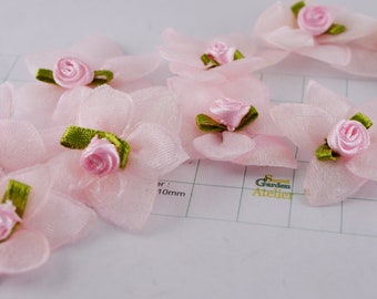 30 zarte Blüten aus Organza und Satin - rosa , Röschen für Hochzeuit Taufe oder deko , Scrapbooking, Satinblüten , Satinrosen, Scheife