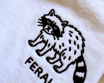 T-shirt met borduursel wilde wasbeer