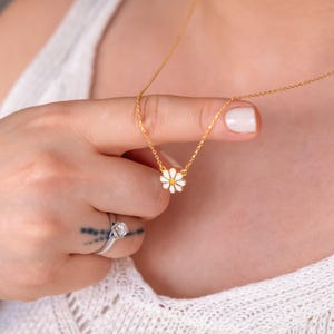 Daisy Flower Necklace, 14K Gold Plated 925 Sterling Silver, Tiny Daisy Flower Pendant, Gift for Daughter, Christmas Gift, Birthday Gift