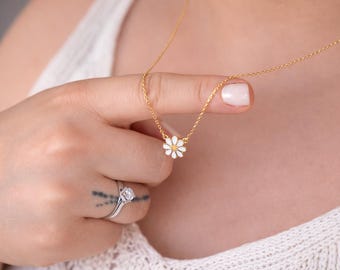 14K Gold Plated Sterling Silver Daisy Necklace: Delicate Floral Pendant