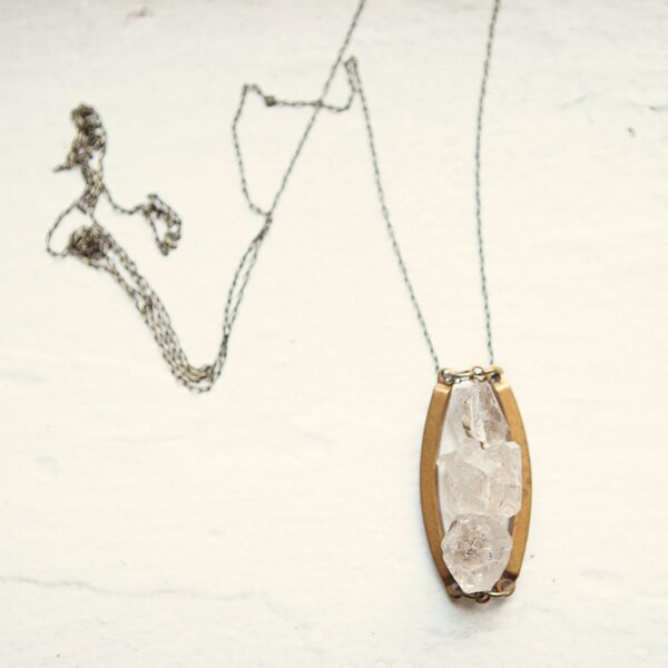 Diamant de Herkimer et collier en laiton Vintage