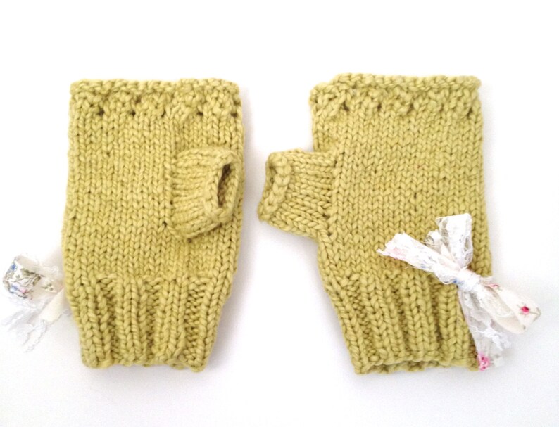 Spring Green Floral Bow Organic Cotton Fingerless Gloves image 2