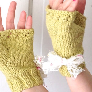 Spring Green Floral Bow Organic Cotton Fingerless Gloves image 3