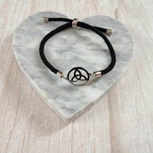 Celtic Trinity Knot Bracelet: Stainless Steel Irish Jewelry