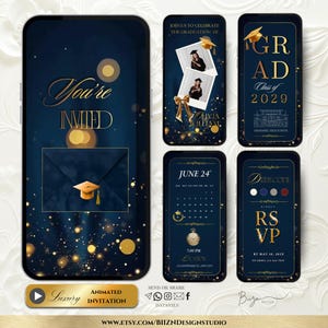 Peut inclure: Invitation de remise de diplôme animée sur écran de smartphone. Le design présente du texte et des accents dorés sur fond bleu marine. L'invitation comprend les mots "You're Invited" et "RSVP".