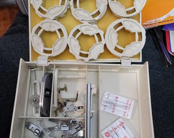 Vintage Singer Sewing Machine Box, Attachments & 6 Flexi-Stitch Discs