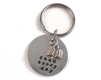 Read Every Day Keychain
