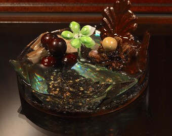Amber Nest Alien Terrarium | E.T.: Exo-Terrarium Resin Art