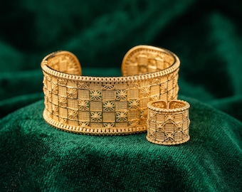 22-karaats vergulde bloemenarmband en -ring