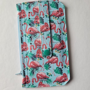 Cartera delgada con diseño de flamencos en azul, 6 ranuras para tarjetas, bolsillo deslizante y cremallera