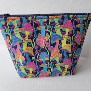 Trippy Mushrooms Flat Bottom Makeup Bag Zipper Pouch Pencil Case