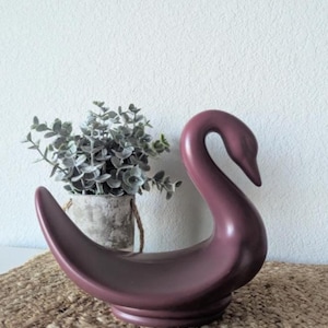 Vintage Mauve Ceramic Swan Towel Holder: Mid-Century Bathroom Decor