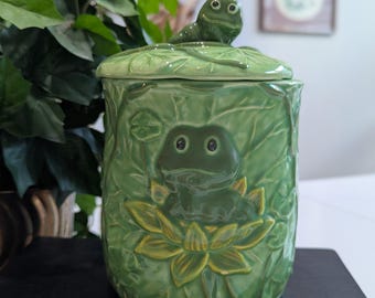 Vintage Green Frog & Lily Pad Ceramic Cookie Jar Canister, 1970s/80s Retro Kitchen Decor