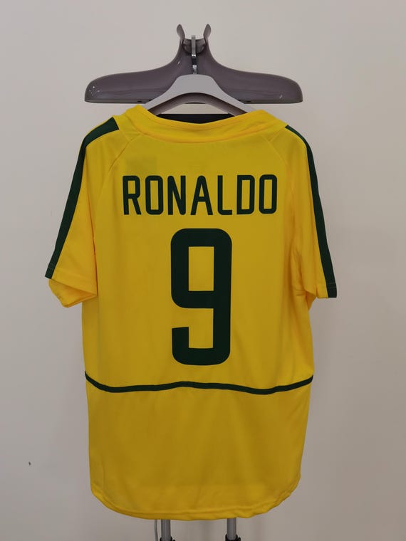 レトロブラジル2002ホームユニフォーム、ロナウド9サッカー