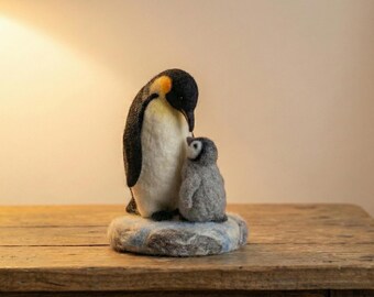 Sculpture pingouin feutrée à l'aiguille pour la fête des mères - Maman pingouin fait main et son bébé - Figurine animal en feutre de laine, cadeau pour la fête des pères