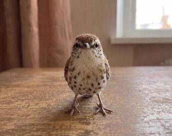 Needle Felted Wren Figurine, Realistic Wool Bird Art, Miniature Woodland Animal Home Decor