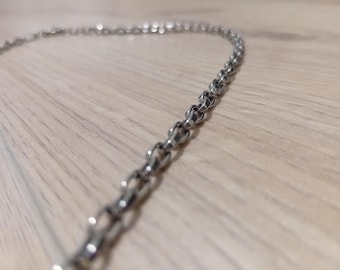 Herrhalsband i försilvrat kedja med modernt geometriskt hänge | Rostfritt stål | Minimalistisk present till honom