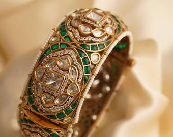 Kundan Emerald Uncut Polki Bangle
