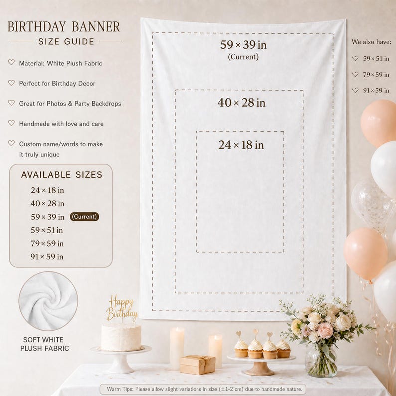 K&ouml;nnte beinhalten: Ein Gr&ouml;&szlig;enleitfaden f&uuml;r ein Geburtstagbanner aus wei&szlig;em Pl&uuml;schstoff mit Abmessungen von 150x99 cm, 102x71 cm und 61x46 cm. Die Grafik enth&auml;lt Text zu verf&uuml;gbaren Gr&ouml;&szlig;en, Materialdetails und eine visuelle Darstellung des weichen wei&szlig;en Stoffes.