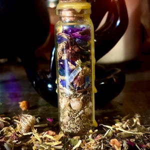 Black Hen’s Dawnbreak – Fresh Start Spell Jar for Renewal, Clarity, and New Beginnings