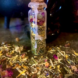 Black Hen’s Heartroot – Self-Love Spell Jar for Confidence, Healing, and Emotional Balance