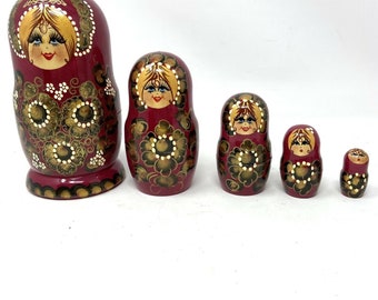 Russian NESTING dolls Matryoshka house 5 pcs tiny BURGUNDY MINIATURE signed 