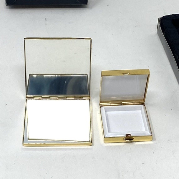 New Vintage Sasha Gold Metal Mirror Compact & Pillbox… Gem