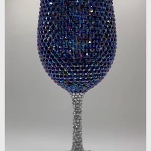 Copa de vino hecha a mano con diamantes de imitación – Cristal azul y morado brillante