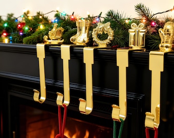 Strumpf Halter für Mantel, Weihnachtsstrumpf Kleiderbügel, Weihnachten Wohnkultur, Nikolausstiefel für Mantelstück, Urlaub Strumpfhalter, Messingfarbe