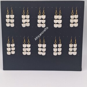 Joyería tribal de cuerno para mujeres masai al por mayor, pendientes de latón y hueso hechos a mano, regalo para ella