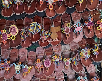 Sandalias de cuero hechas a mano con cuentas, chanclas tradicionales masái con cuentas, calzado africano de verano al por mayor.