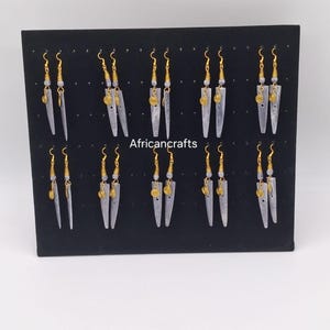 Pendientes de latón y hueso hechos a mano, regalo para ella, joyería tribal de cuerno para mujeres masái al por mayor.