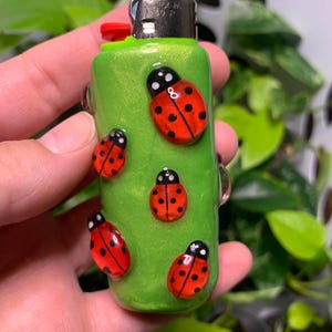 Handmade Polymer Clay Lighter Case – [Green Sparkly with Ladybugs] – Fits Bic – Boho Refillable Cover – Unique Gift for Smoker