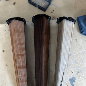 Patas de mesa cónicas descentradas / Nogal macizo, cerezo, arce / Patas para muebles de estilo moderno y rústico de mediados de siglo, hechas a mano en Minnesota, fáciles de montar