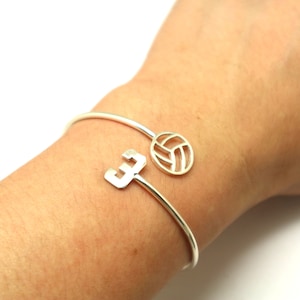 Pulseira e anel de número de vôlei personalizado de prata - Treinador de vôlei personalizado, presente para ela, filha, namorada, mulheres, mãe, mãe