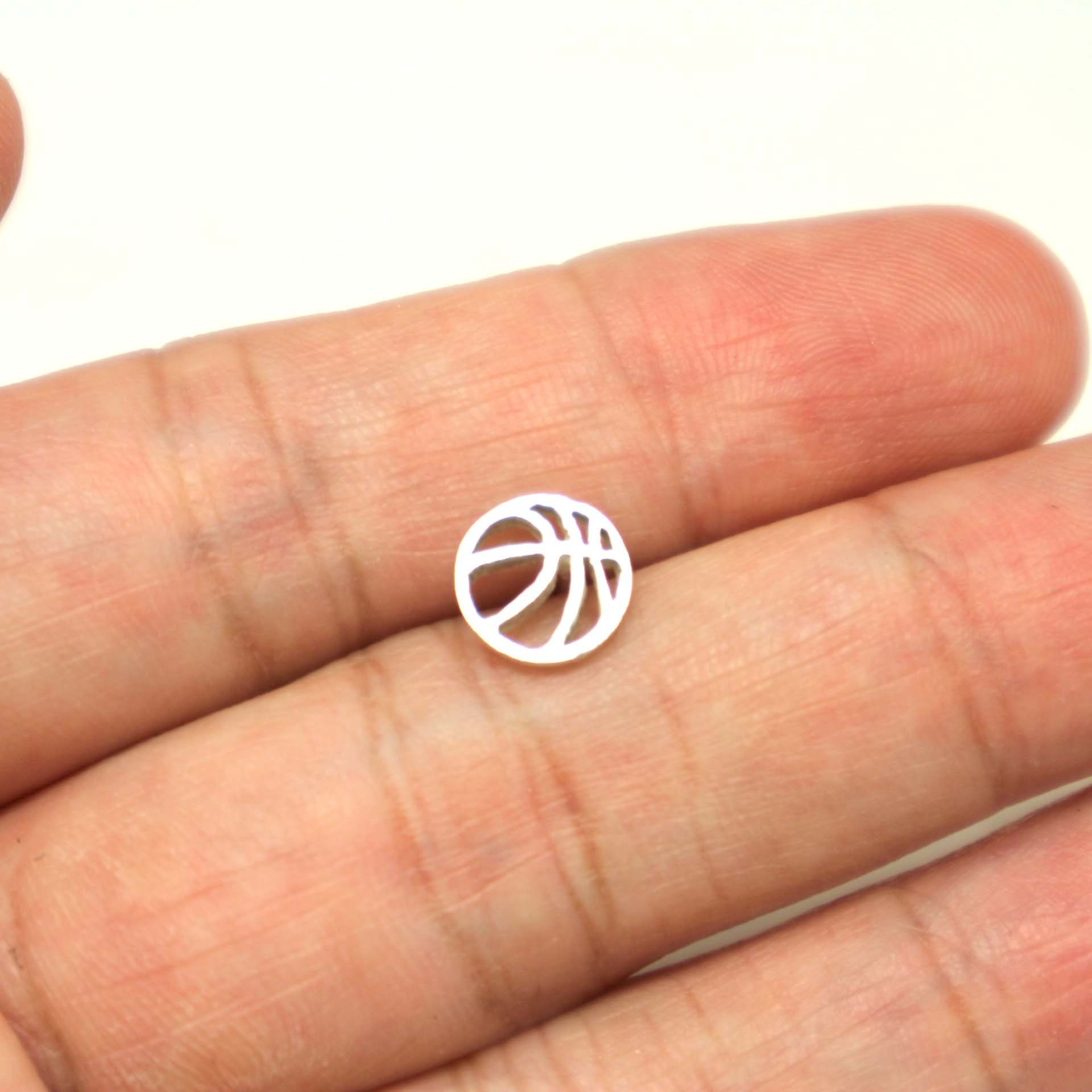 Orecchini A Bottone A Forma Di Pallacanestro Con Zirconia Cubica – Gioiello Donna Per Amanti Del Basket, Regalo Sportivo