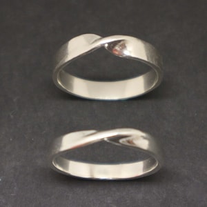 Silver Mobius Ring for Couple - Mobius Promise Ring, Simple Delicate, Alternative Matching Ring, Wedding Bands, Moebius Ring, Infinity Ring