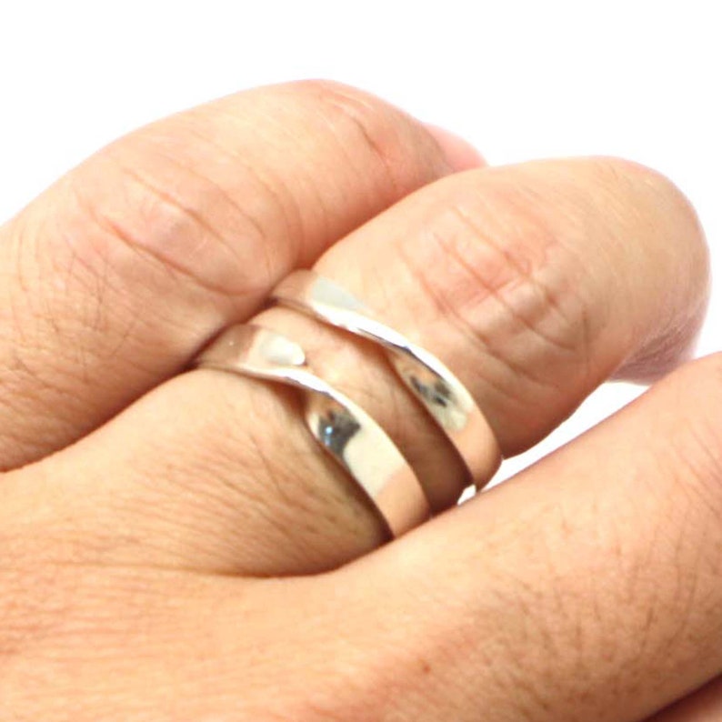 Mobius Promise Ring Silver Mobius Ring for Couple Wedding Band Alternative Matching Ring Infinity Ring Simple Delicate Moebius Ring