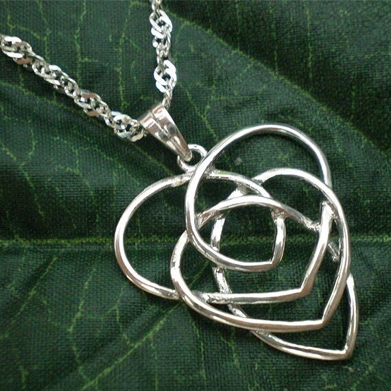 mother and daughter knot necklace