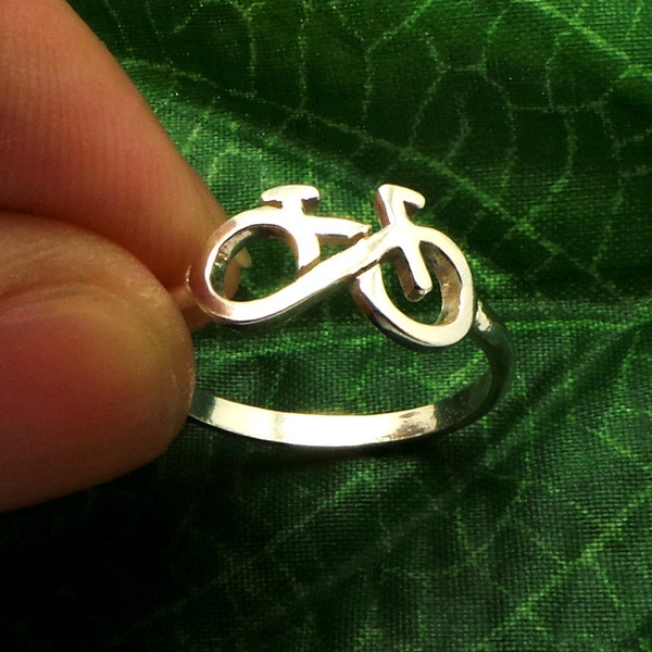 Silver Infinity Bicycle Ring - Silver Bicycle Jewellery - Bicycle Lover Fans - Friendship Ring - Gift for Best Friend - Summer Bicycle Tour