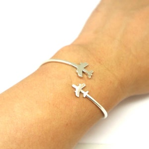 Silver Airplane Bracelet - Airplane Jewelry, Pilot Gift, Plane Jewelry, Flight Attendant Gift, Travel Jewelry, Wanderer, Long Distance Gift