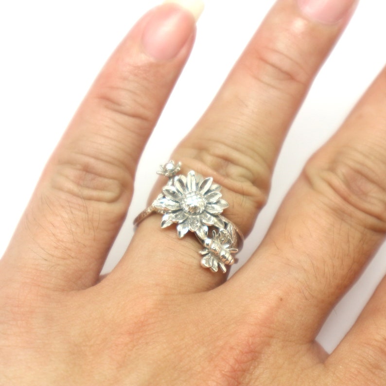 Nature Lovers Gift Honey Bee Silver Sunflower and Bee Ring Bee Jewelry Sunflower Jewelry Sun Flower Jewelry Flower Ring Floral Ring