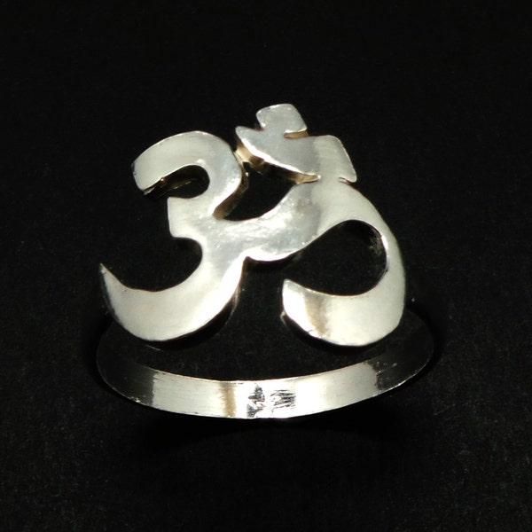 Om Mani Padme Hum Ring - Sterling Silver OHM AUM Jewelry, Om Jewellery, Gift for Best Friend, Daughter, Mother, Friendship, Coworker, Aunt